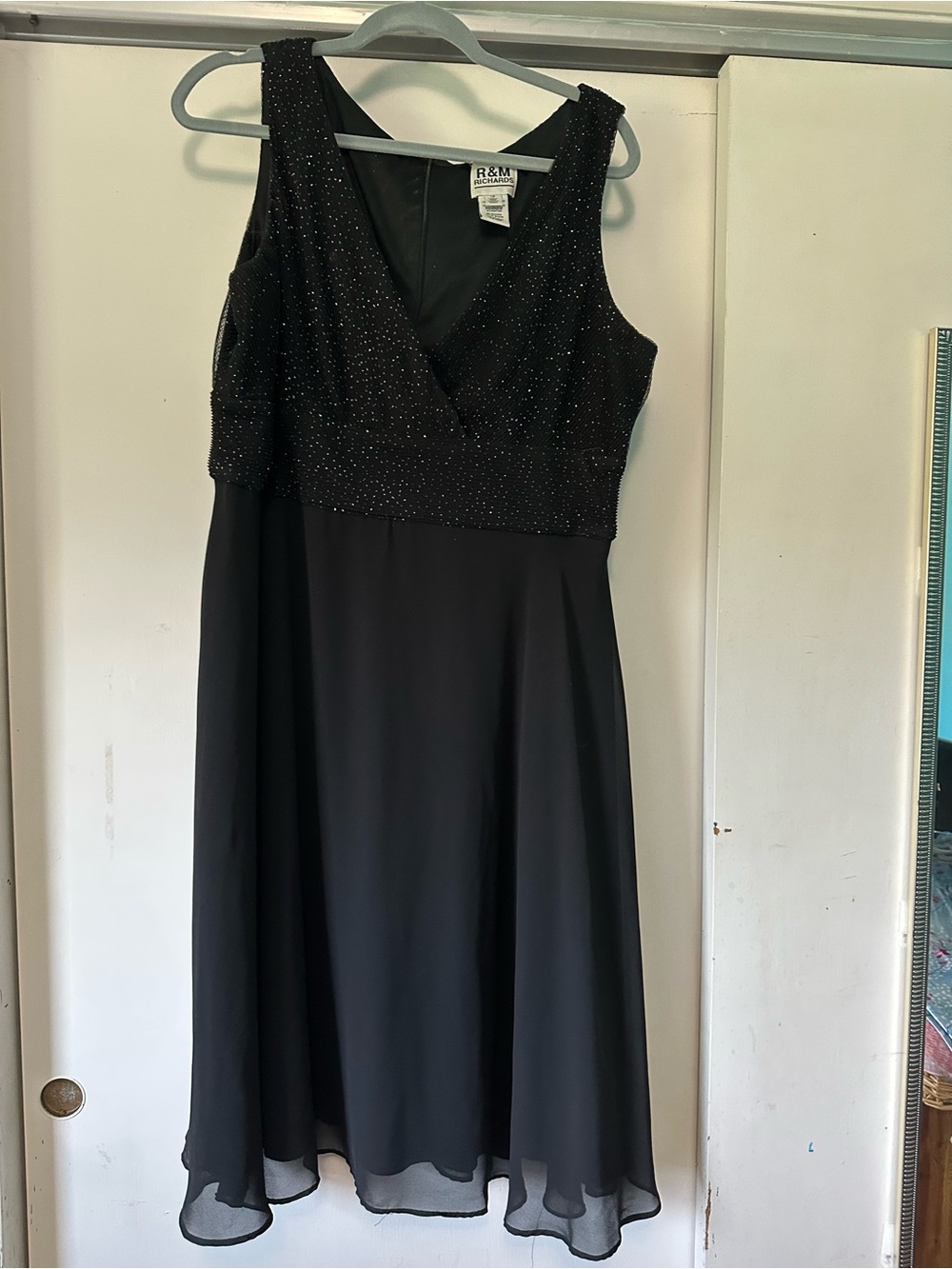 R&M Richards Black Sleeveless V-Neck Chiffon Midi Dress with Beaded Bodice